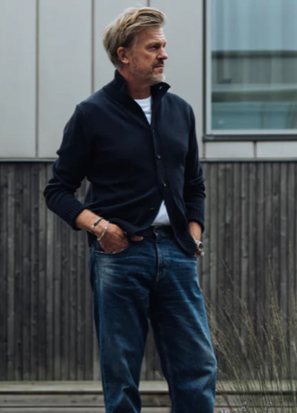 Strik og T-shirts Essentiels